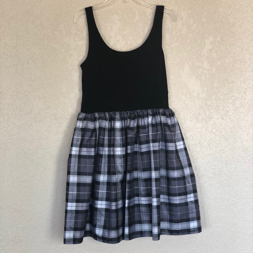 Black and white dress